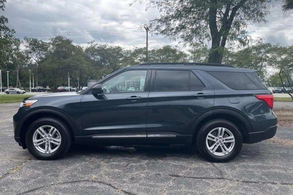 2022 Ford Explorer XLT photo 1