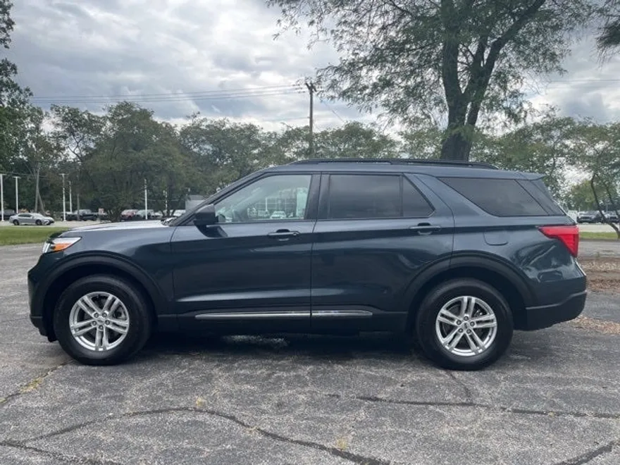 2022 Ford Explorer XLT photo 1