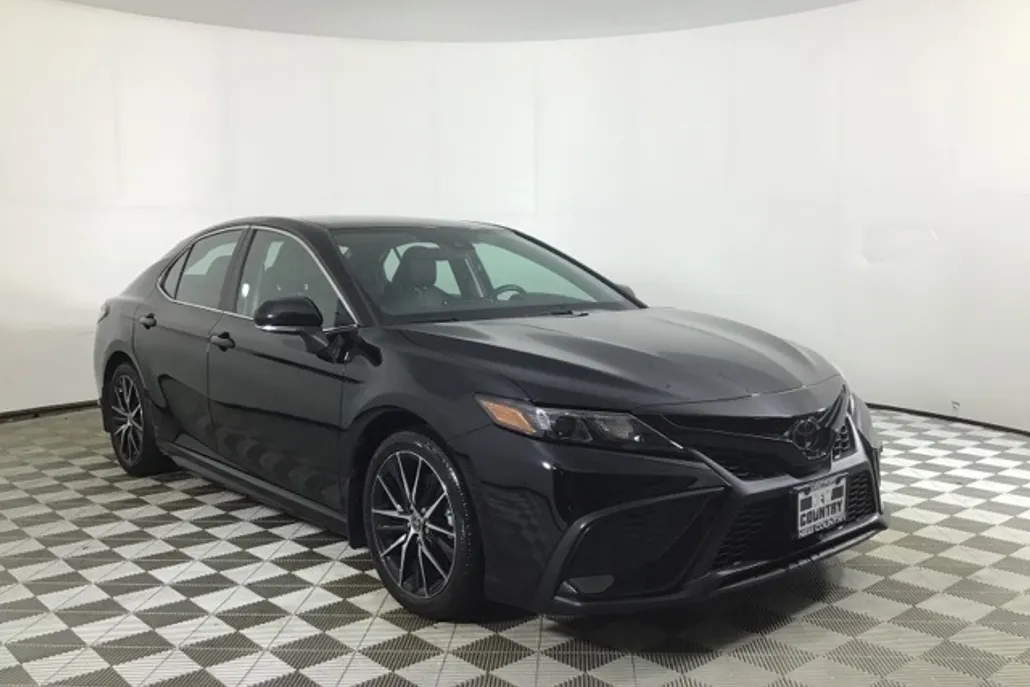 2023 Toyota Camry SE photo 1