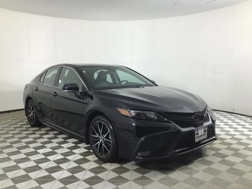 2023 Toyota Camry SE photo 1