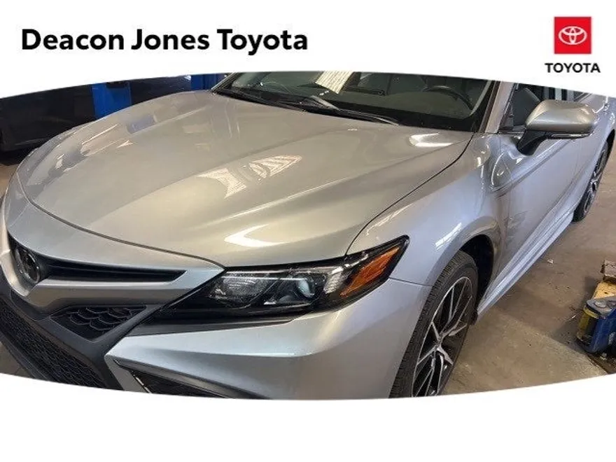 2023 Toyota Camry SE photo 1