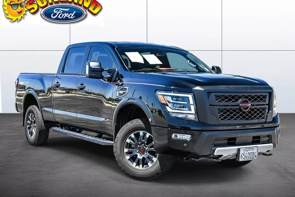 2024 Nissan Titan PRO-4X photo 1