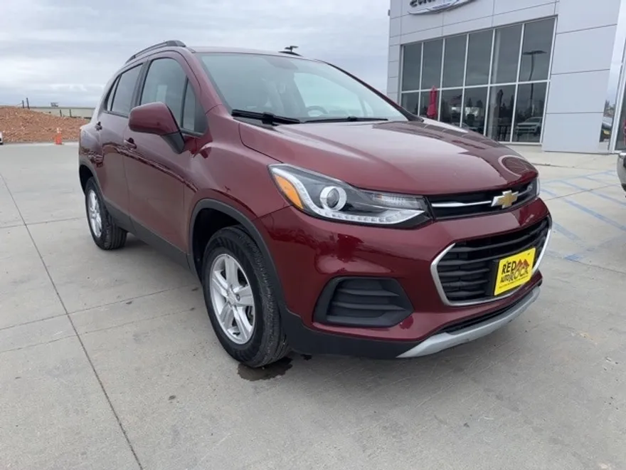 2022 Chevrolet Trax LT photo 1