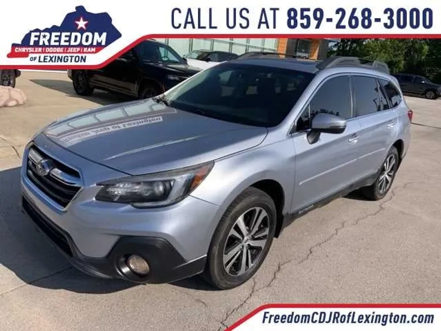 2018 Subaru Outback Limited photo 1