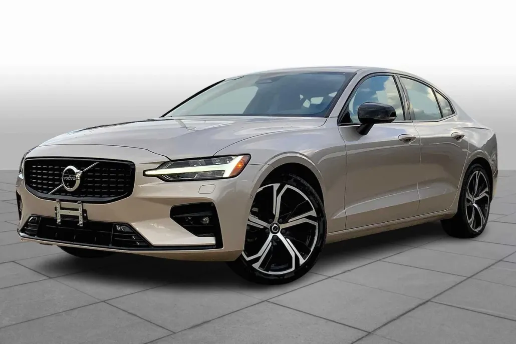 2024 Volvo S60 Plus photo 1
