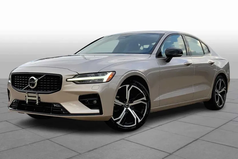 2024 Volvo S60 Plus photo 1