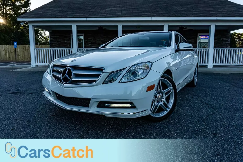 2012 Mercedes Benz E photo 1