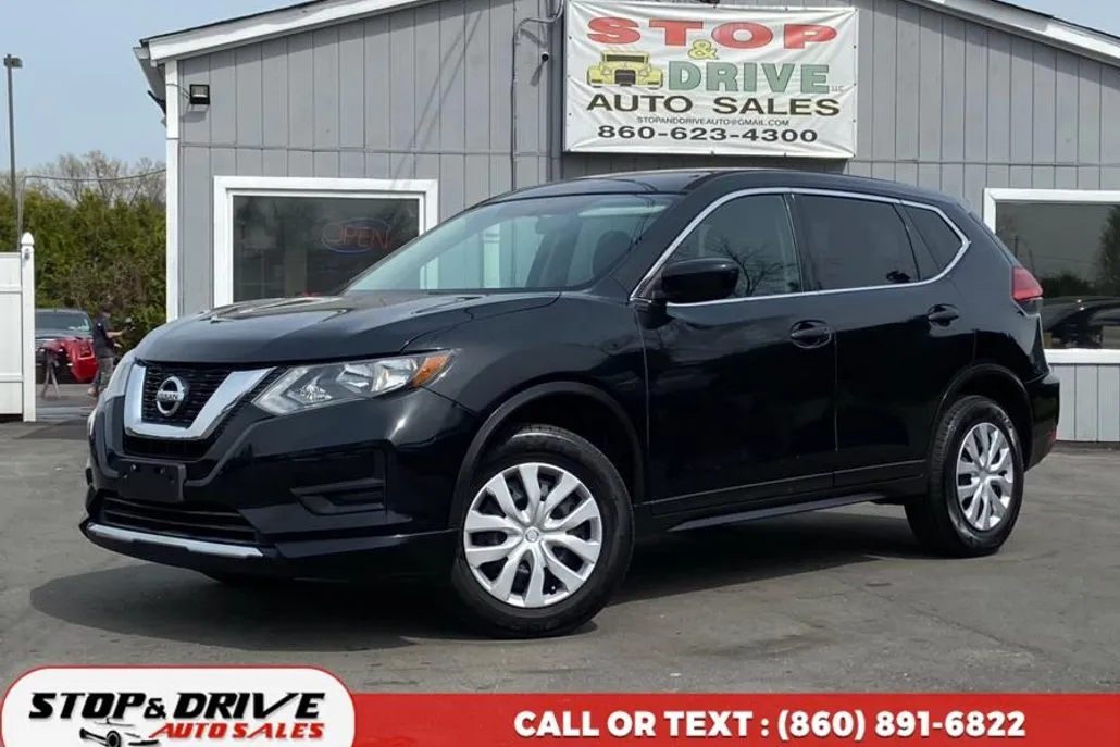 2017 Nissan Rogue S photo 1