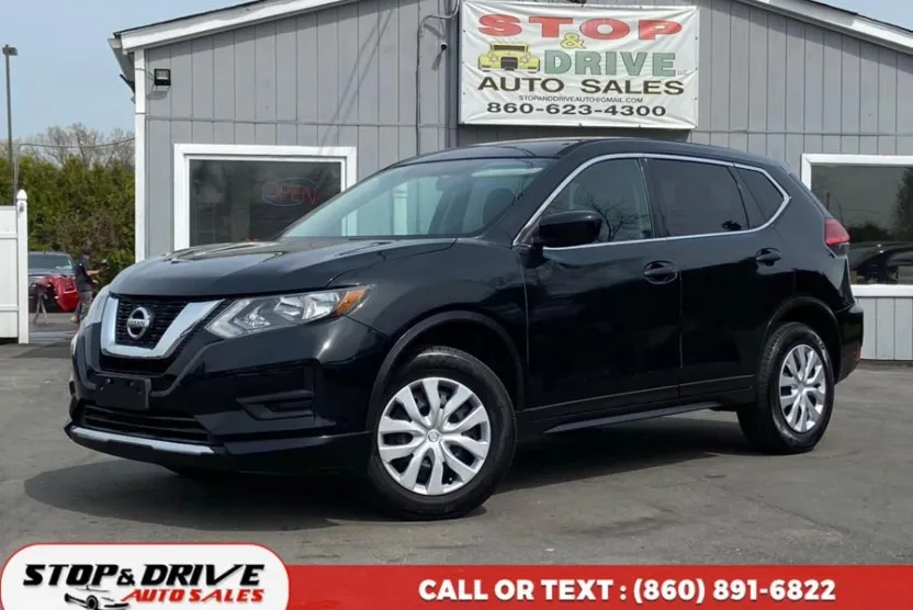 2017 Nissan Rogue S photo 1