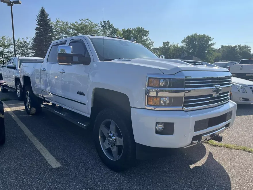 2017 Chevrolet Silverado 2500HD High Country photo 1
