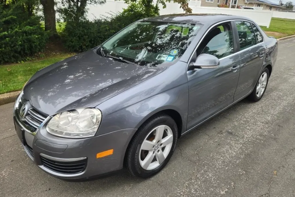 2009 Volkswagen Jetta 2.5 SEL TDI 2.0T Wolfsburg Edition photo 1