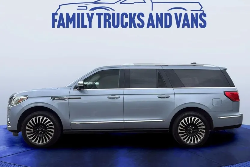2020 Lincoln Navigator Black Label photo 1
