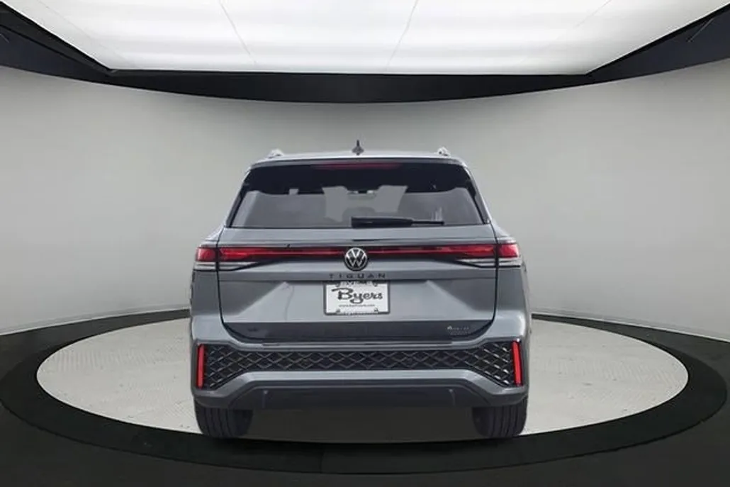 2025 Volkswagen Tiguan SE R-Line Black photo 1