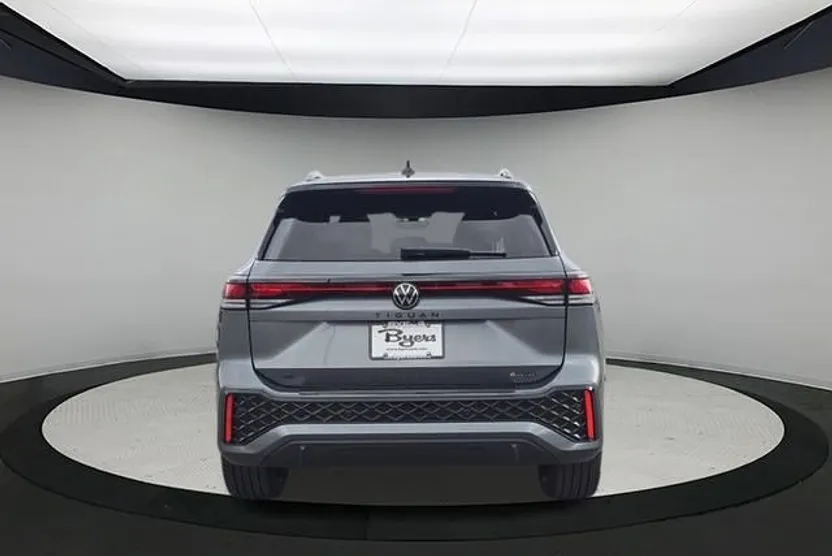 2025 Volkswagen Tiguan SE R-Line Black photo 1