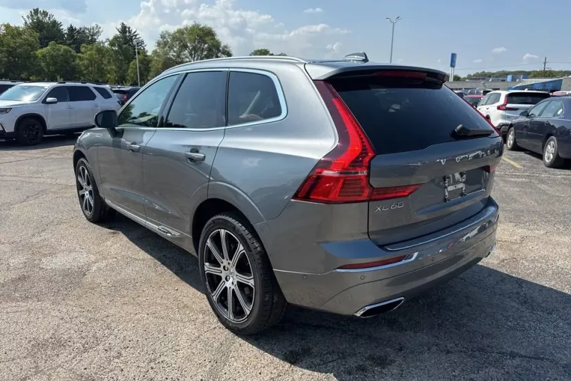 2021 Volvo XC60 T5 Inscription photo 1