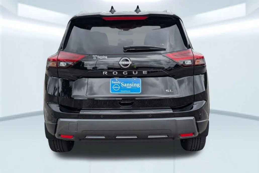2025 Nissan Rogue SL photo 1