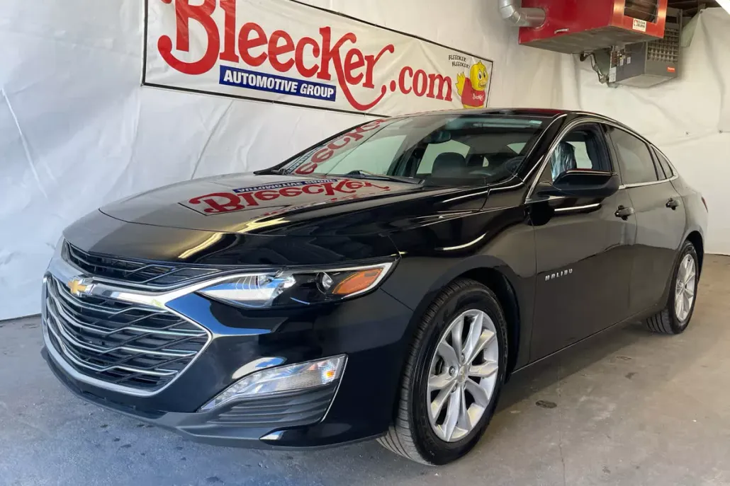 2025 Chevrolet Malibu 1LT photo 1