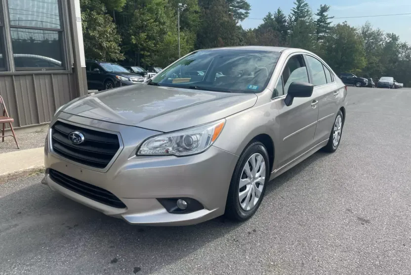 2017 Subaru Legacy 2.5i photo 1