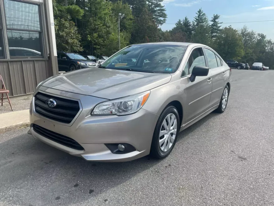 2017 Subaru Legacy 2.5i photo 1