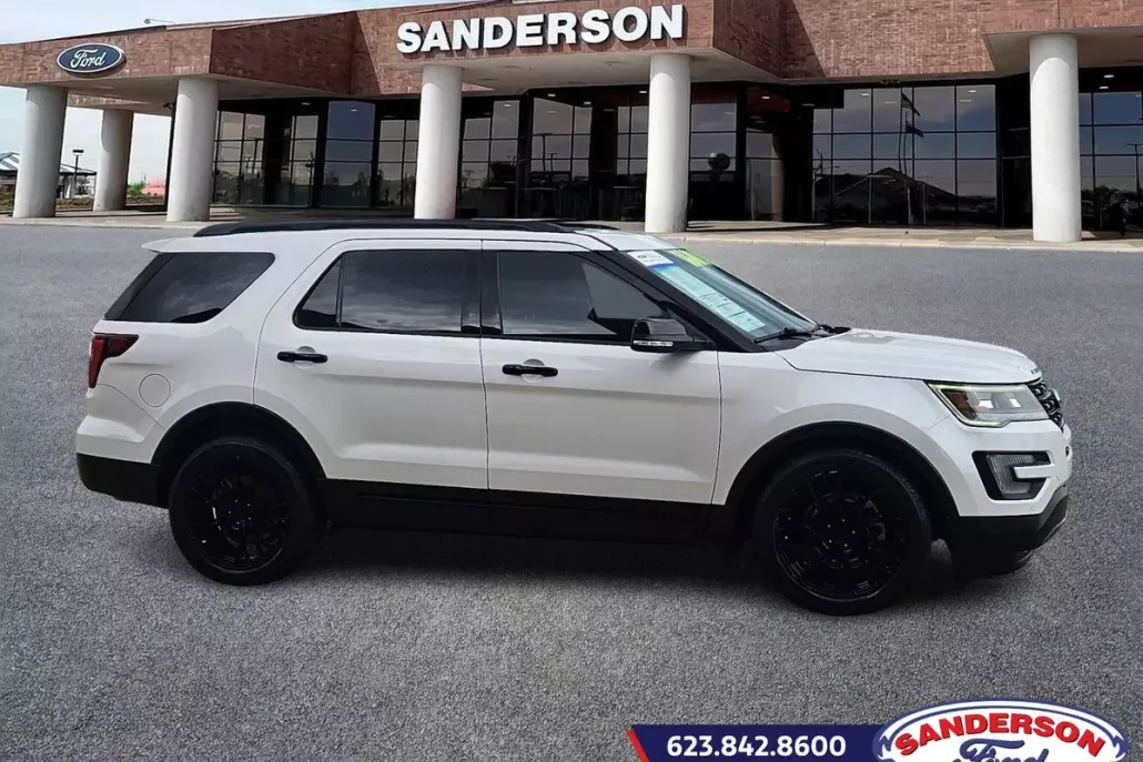 2016 Ford Explorer Sport photo 1