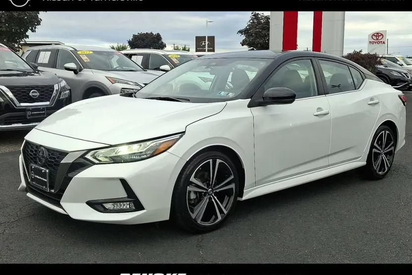 2023 Nissan Sentra SR photo 1