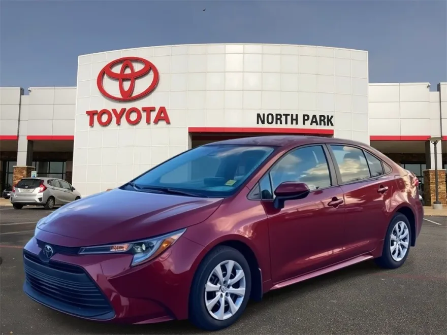 2024 Toyota Corolla LE photo 1