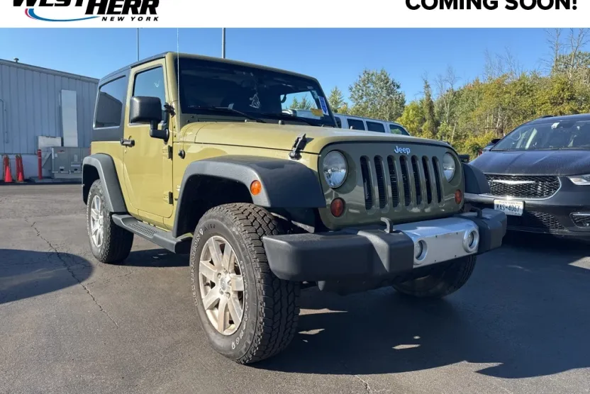 2013 Jeep Wrangler Sahara photo 1