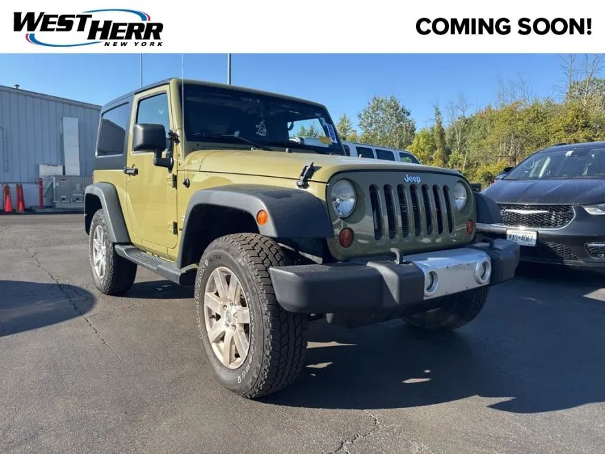 2013 Jeep Wrangler Sahara photo 1