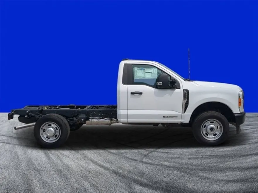 2023 Ford F-350 XL photo 1