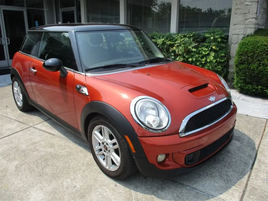 2013 Mini Cooper Hardtop S photo 1