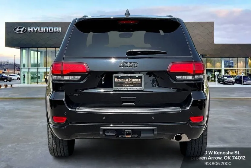 2022 Jeep Cherokee Laredo X photo 1