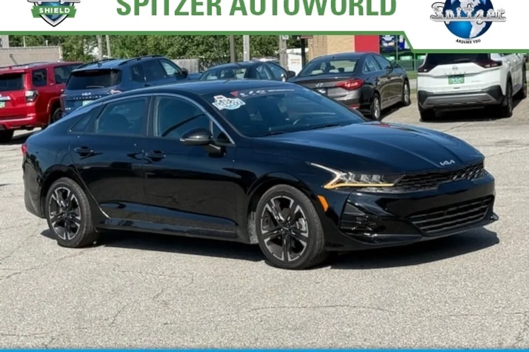 2023 Kia K5 GT-Line photo 1