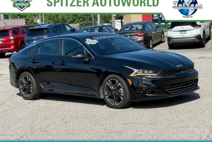 2023 Kia K5 GT-Line photo 1