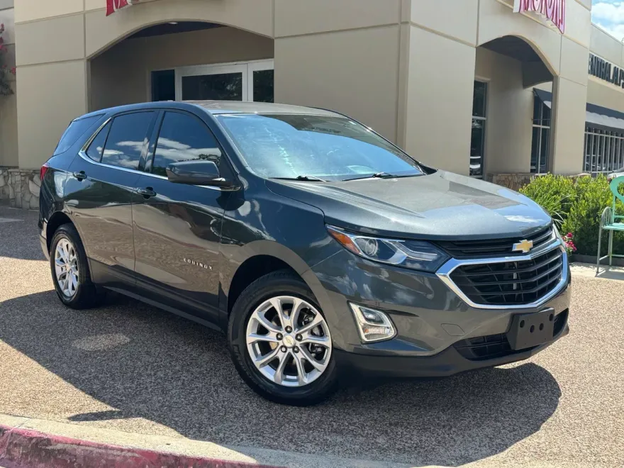 2018 Chevrolet Equinox LT photo 1
