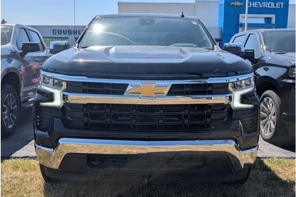 2025 Chevrolet Silverado 1500 LT photo 1