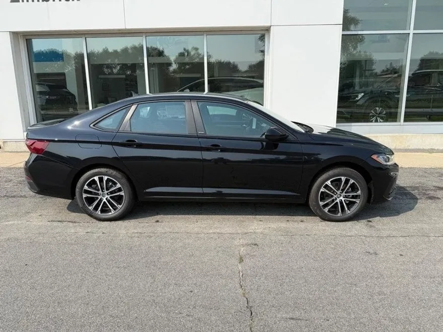 2025 Volkswagen Jetta 1.5T Sport photo 1