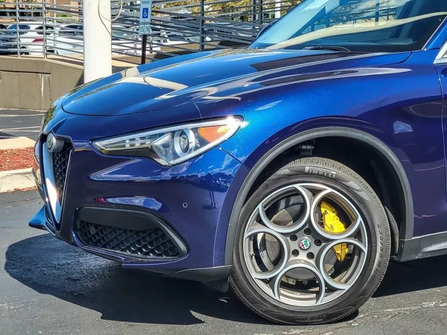 2019 Alfa Romeo Stelvio Ti photo 1