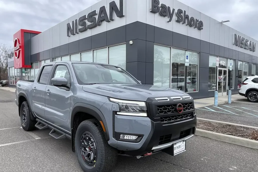 2025 Nissan Frontier PRO-4X photo 1