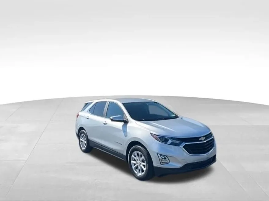 2021 Chevrolet Equinox LT photo 1