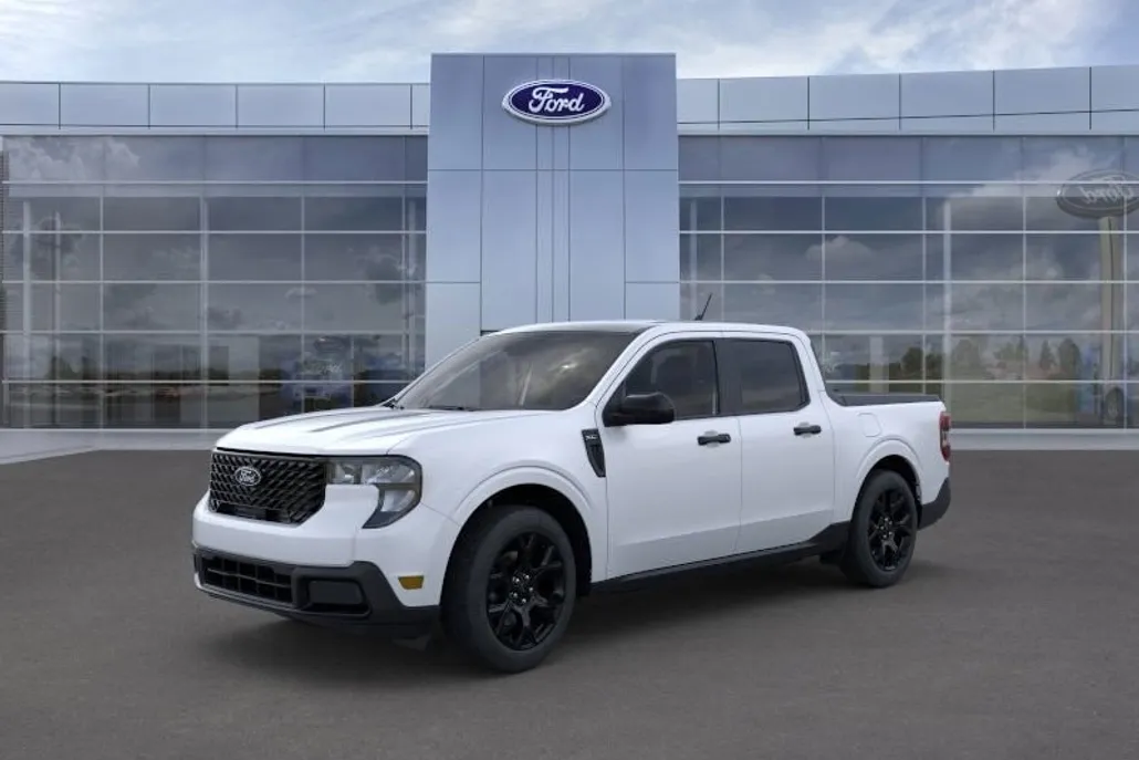2025 Ford Maverick XLT photo 1