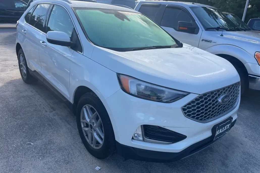 2024 Ford Edge SEL photo 1