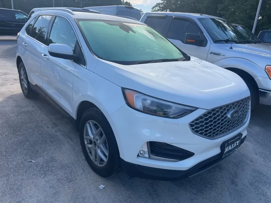 2024 Ford Edge SEL photo 1