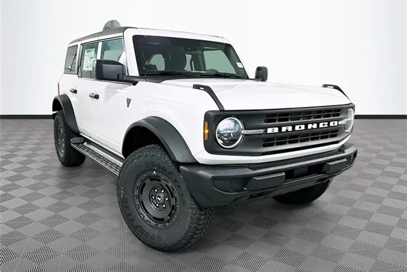 2025 Ford Bronco Base photo 1