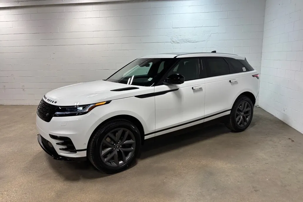 2026 Land Rover Range Rover Velar SE photo 1