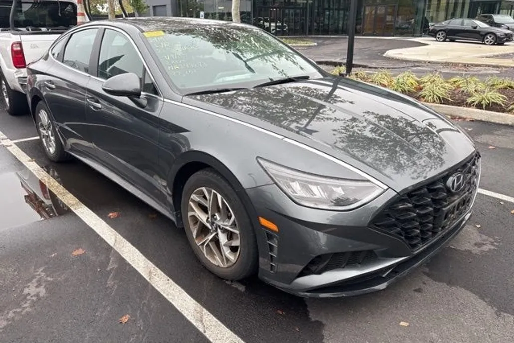 2022 Hyundai Sonata SEL photo 1