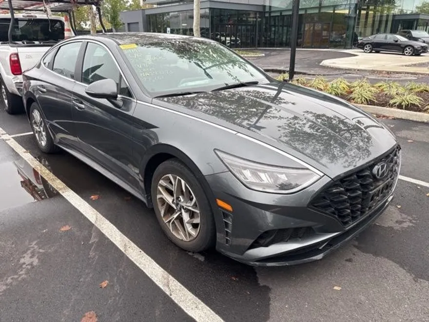 2022 Hyundai Sonata SEL photo 1