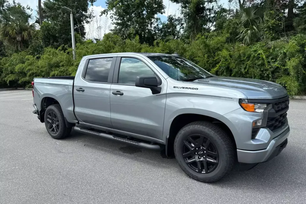 2026 Chevrolet Silverado 1500 Custom photo 1