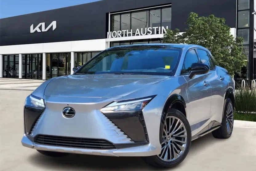2023 Lexus RZ 450e Luxury photo 1