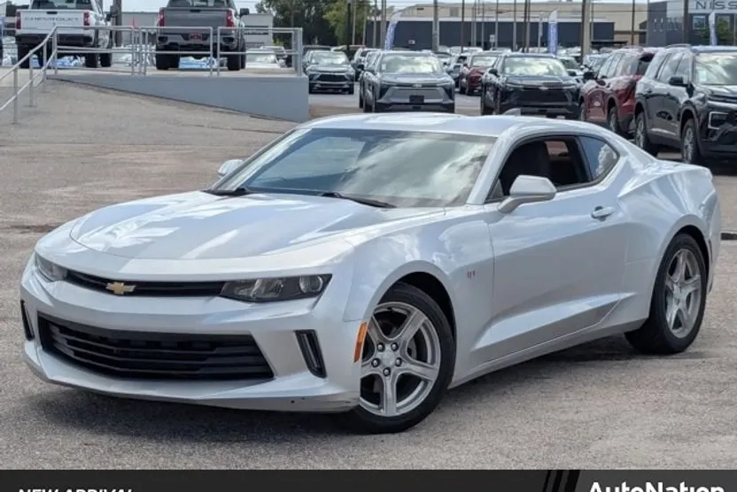 2016 Chevrolet Camaro 1LT photo 1