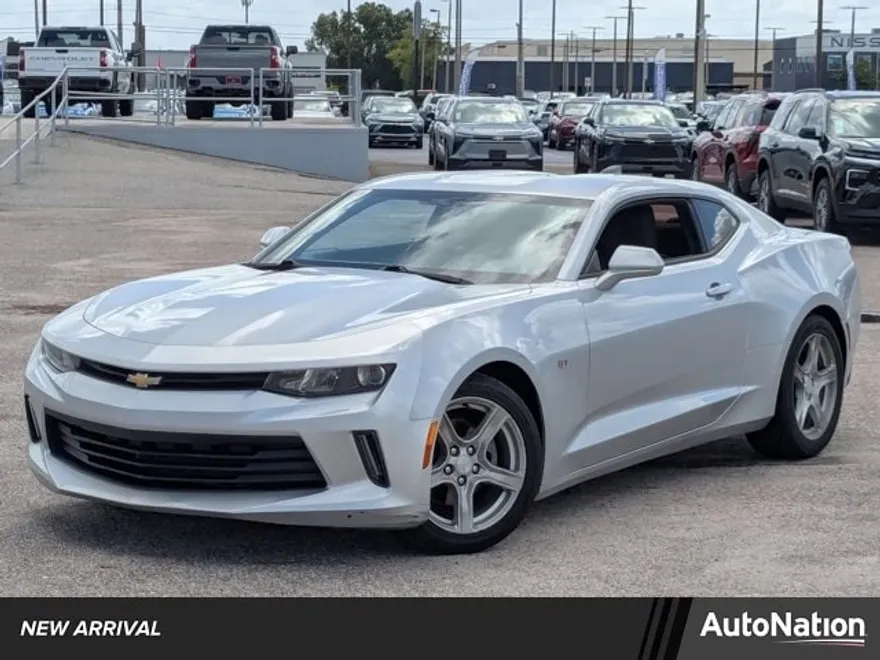 2016 Chevrolet Camaro 1LT photo 1